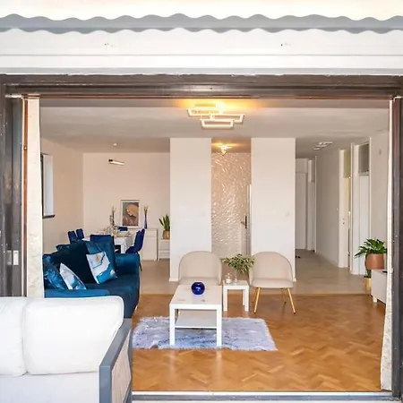 Horizont Luxe Seaview Apartment *
